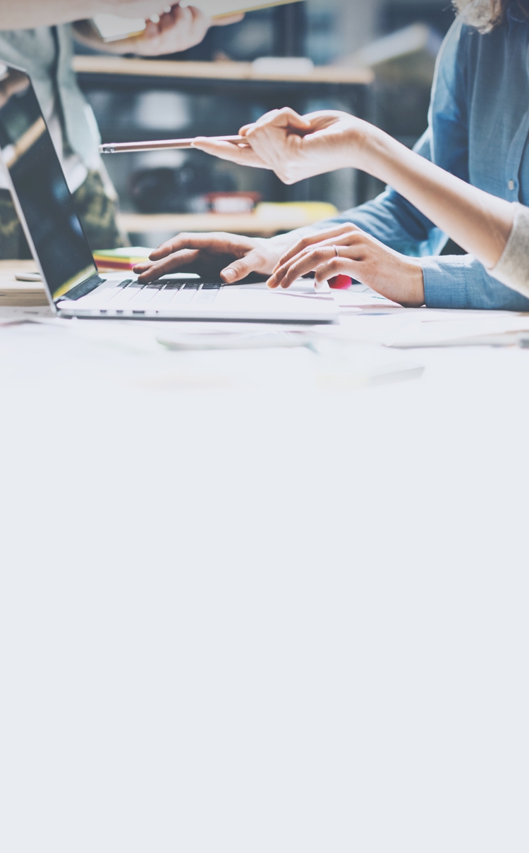 ABOUTマーケティング×最適なコンテンツ制作高い専門知識とスキルを持ったエンジニアチーム。自社プラットフォーム”Insight Cloud”を活用しマーケティングに必要なデータを収集・解析するコンサルティングチーム。マーケティング結果から最適なコンテンツやサービスを制作するクリエイティブチーム。